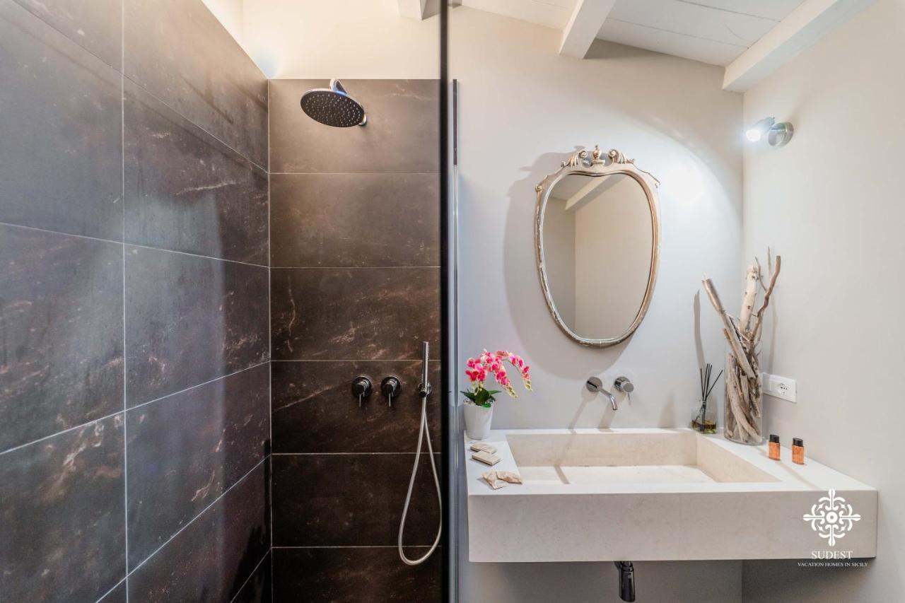 Ortigia Charming Suite Syrakusa Exteriör bild